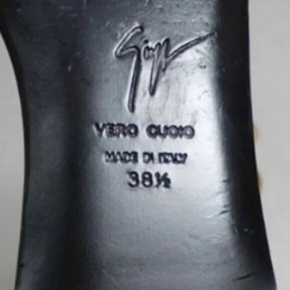 Giuseppe Zanotti Gold Chain Leather flat sandals - Picture 11 of 12